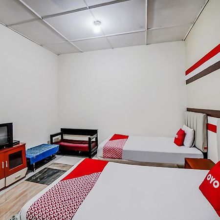 Hotel Oyo 90980 Al Karim Syariah à Tanjungbalai Extérieur photo