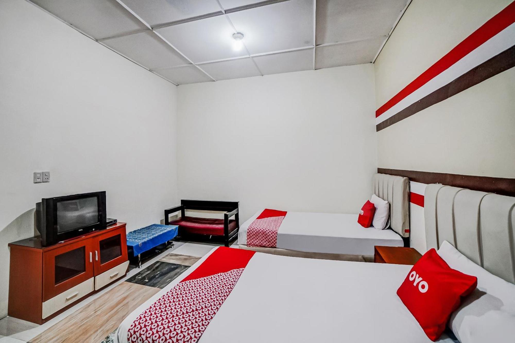 Hotel Oyo 90980 Al Karim Syariah à Tanjungbalai Extérieur photo