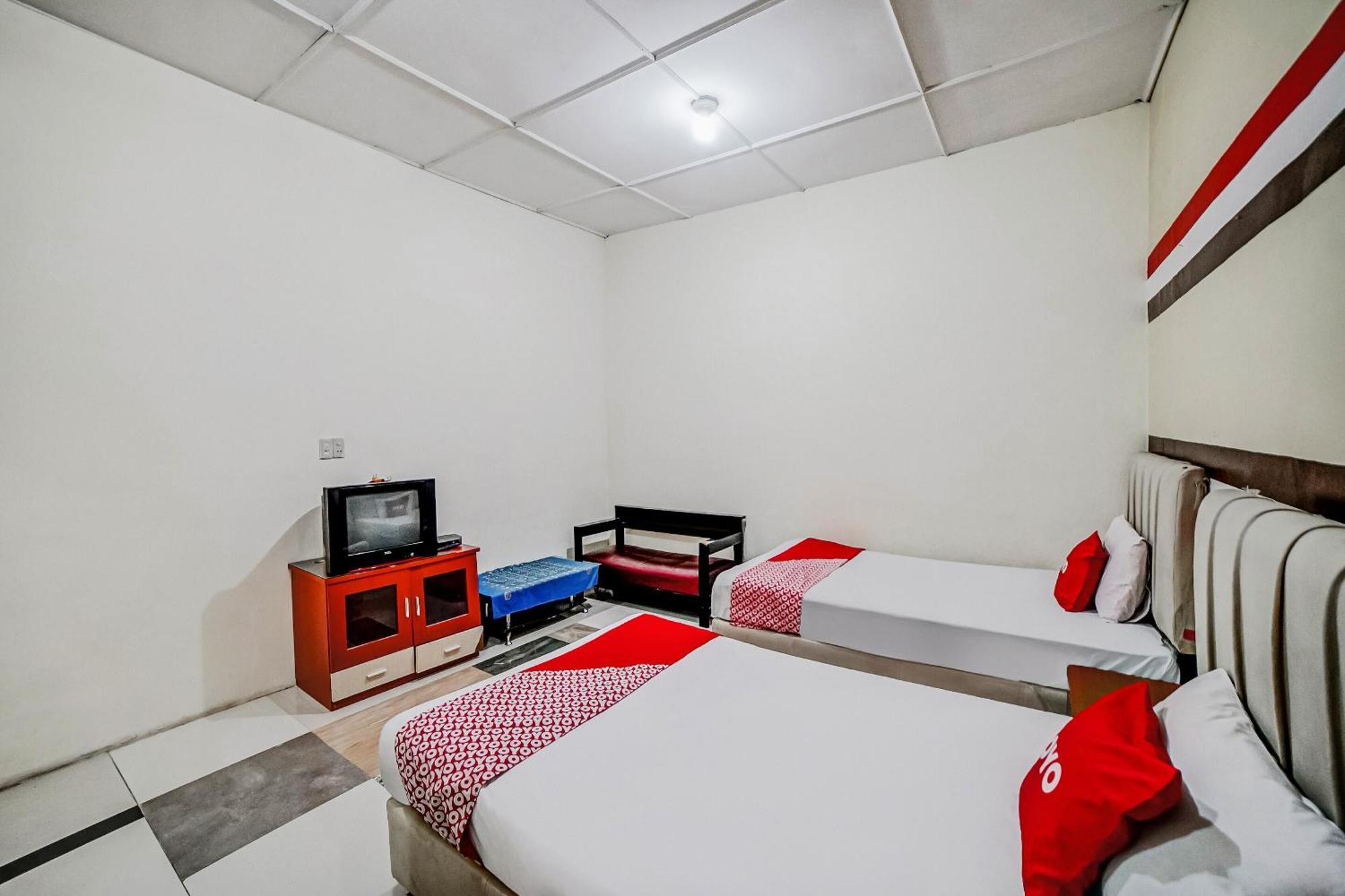 Hotel Oyo 90980 Al Karim Syariah à Tanjungbalai Extérieur photo