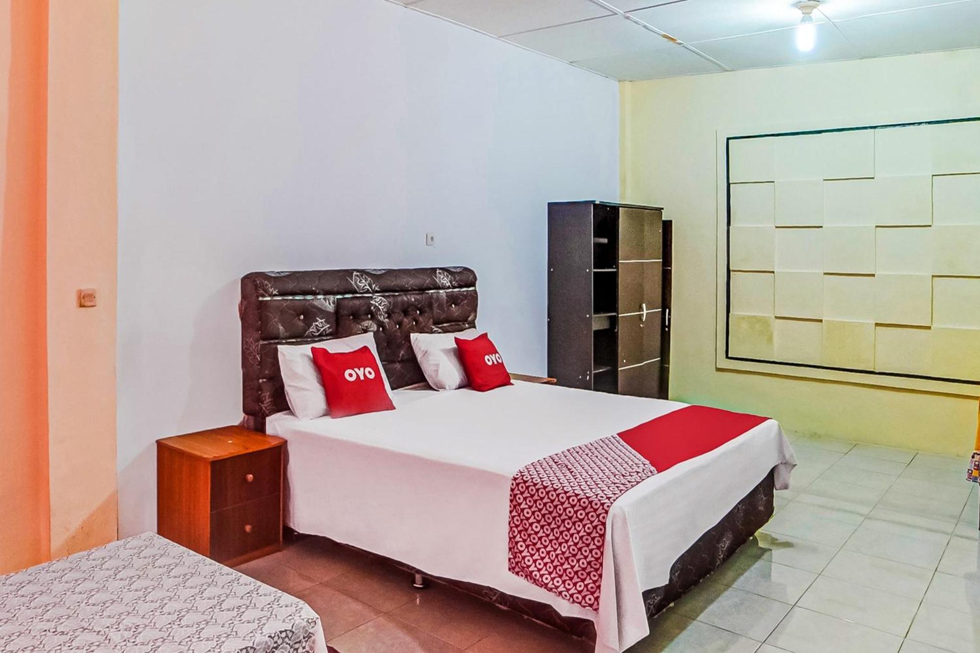 Hotel Oyo 90980 Al Karim Syariah à Tanjungbalai Extérieur photo