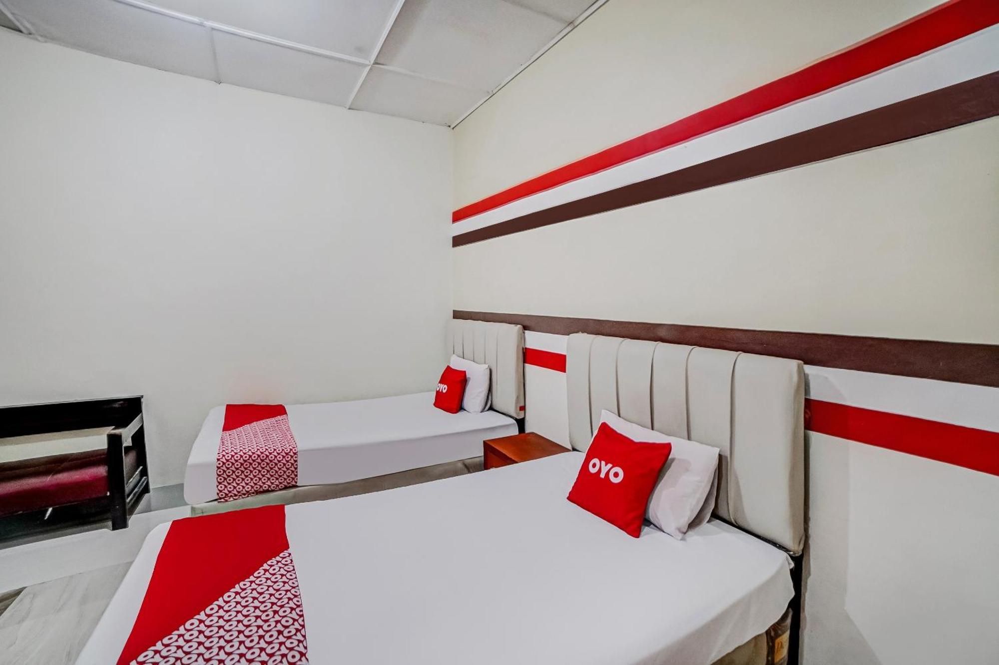 Hotel Oyo 90980 Al Karim Syariah à Tanjungbalai Extérieur photo